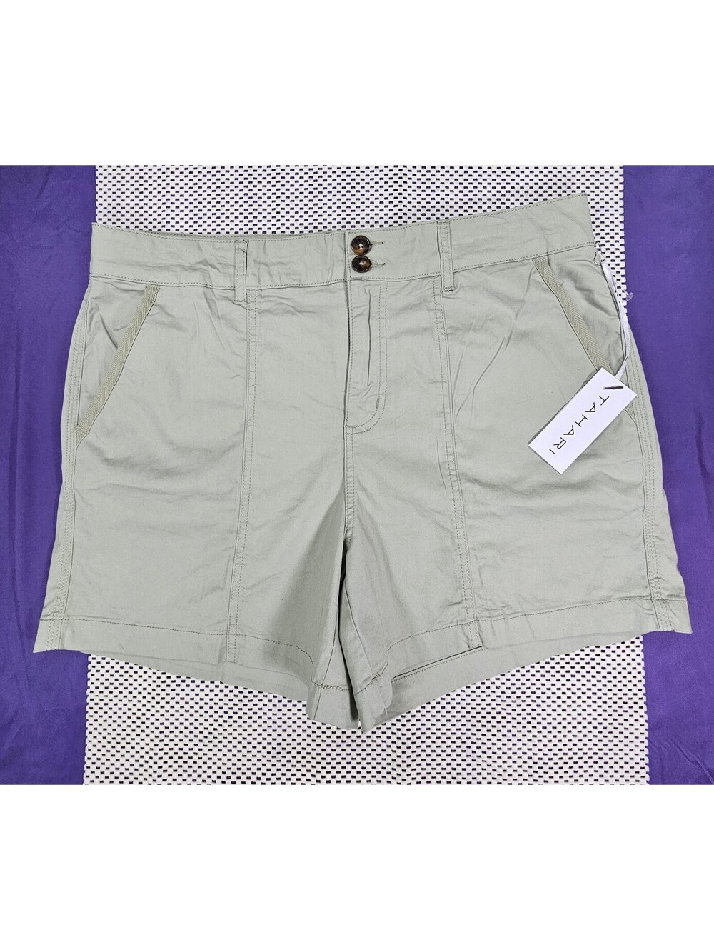 Tahari Women's Cotton Sage Double Button Shorts.  Size 12.  NWT.